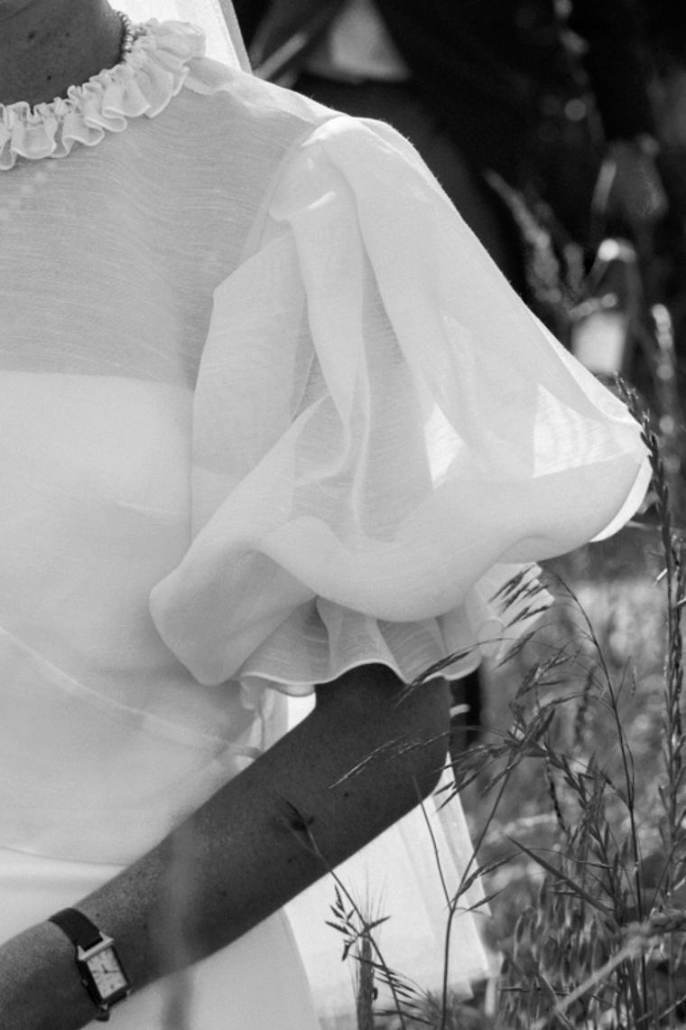 Manches en organza, vue de dos. © Constance VIOT.